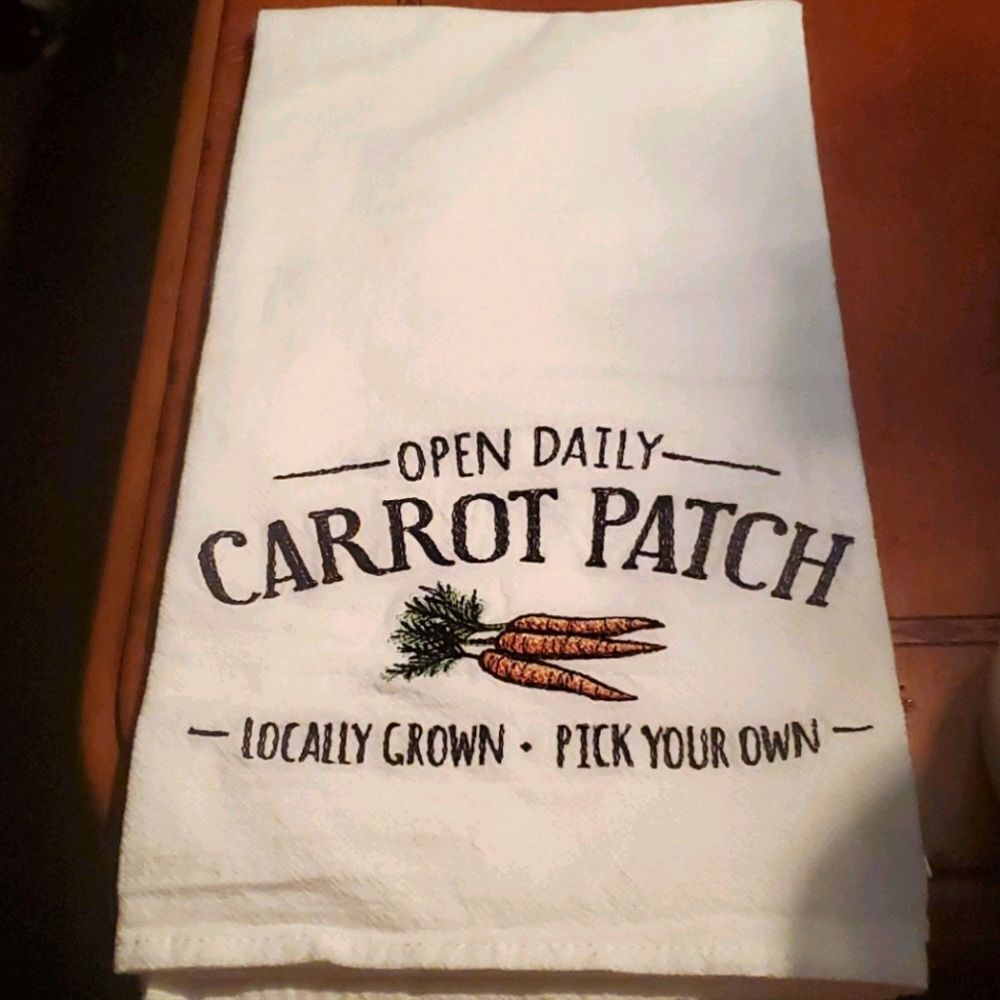 🥕Carrot Patch Embroidered Kitchen Towel